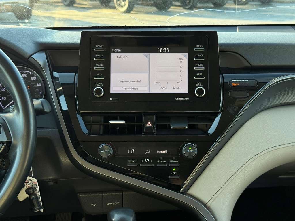 2021 Toyota Camry Image 19