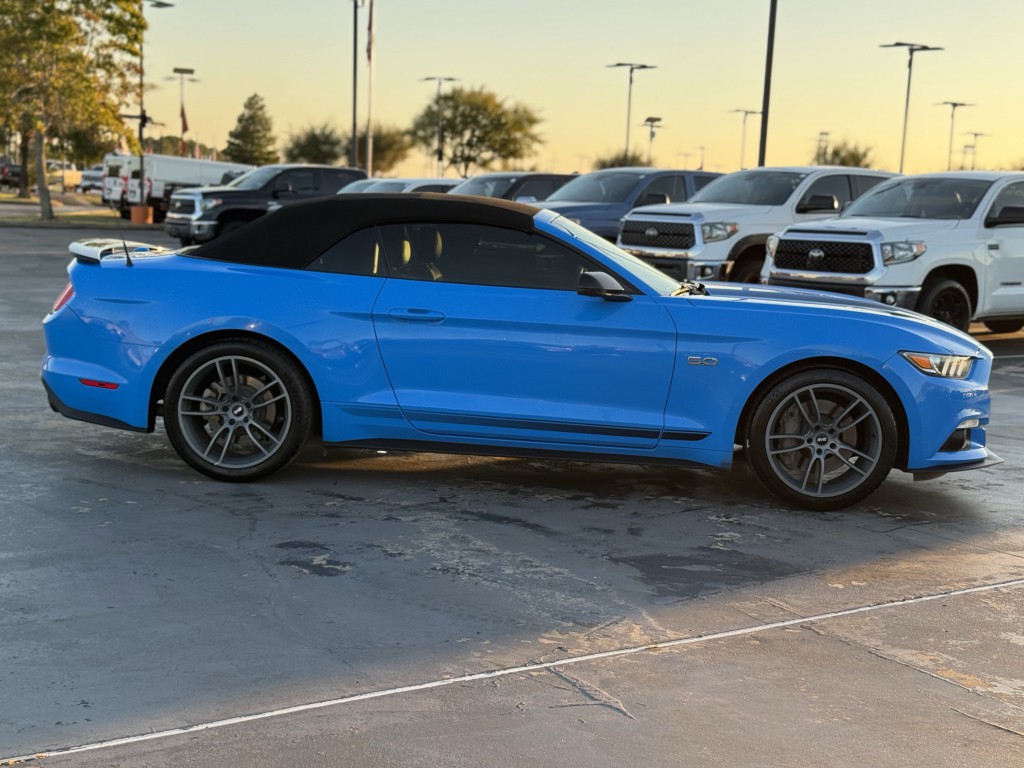 2017 Ford Mustang Image 12