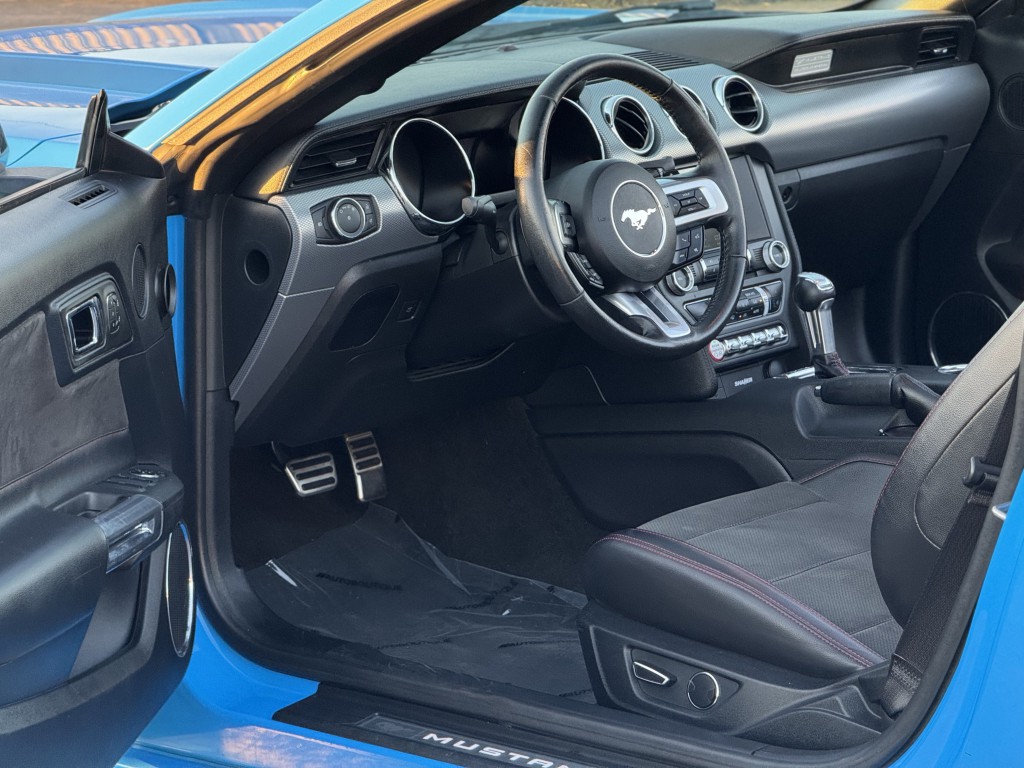 2017 Ford Mustang Image 15