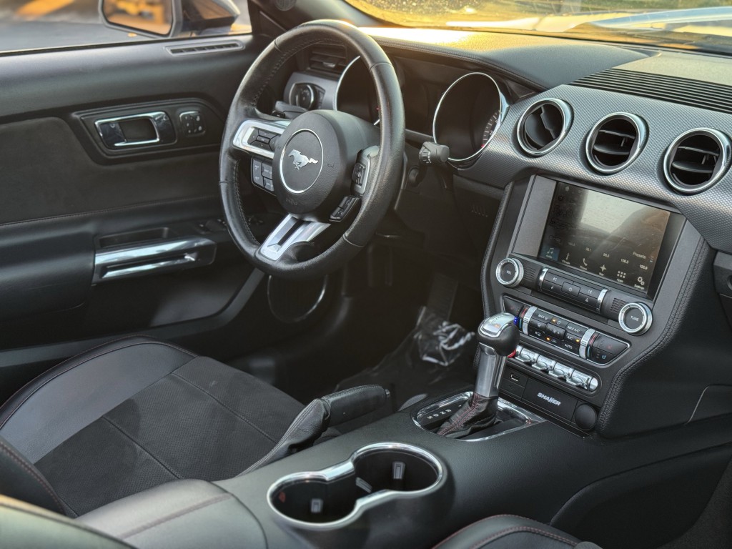 2017 Ford Mustang Image 16
