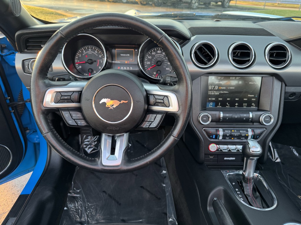 2017 Ford Mustang Image 17
