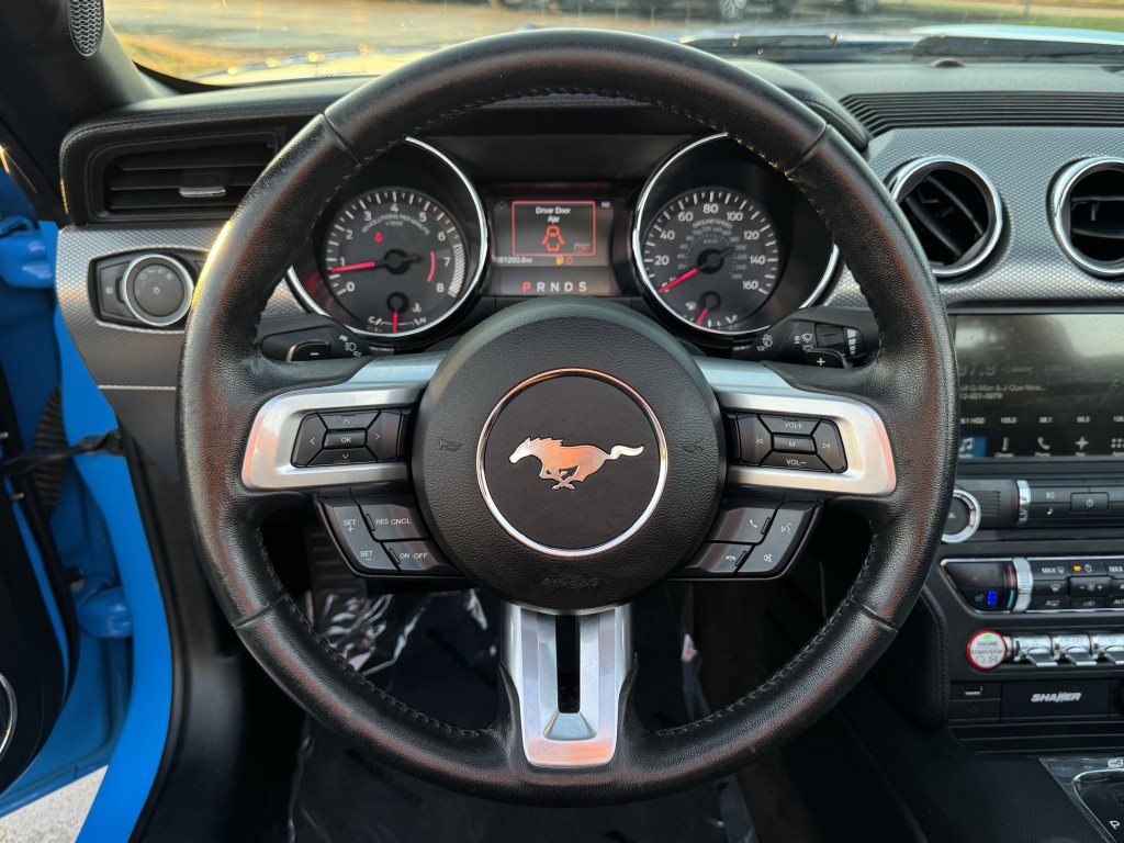 2017 Ford Mustang Image 18