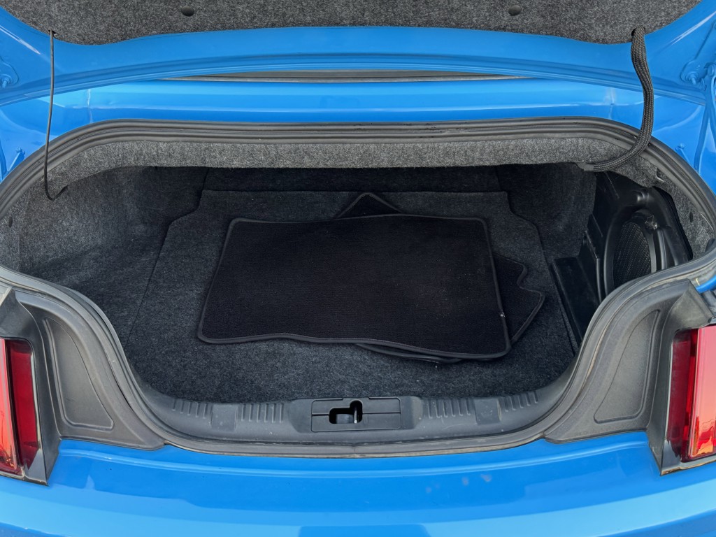 2017 Ford Mustang Image 30