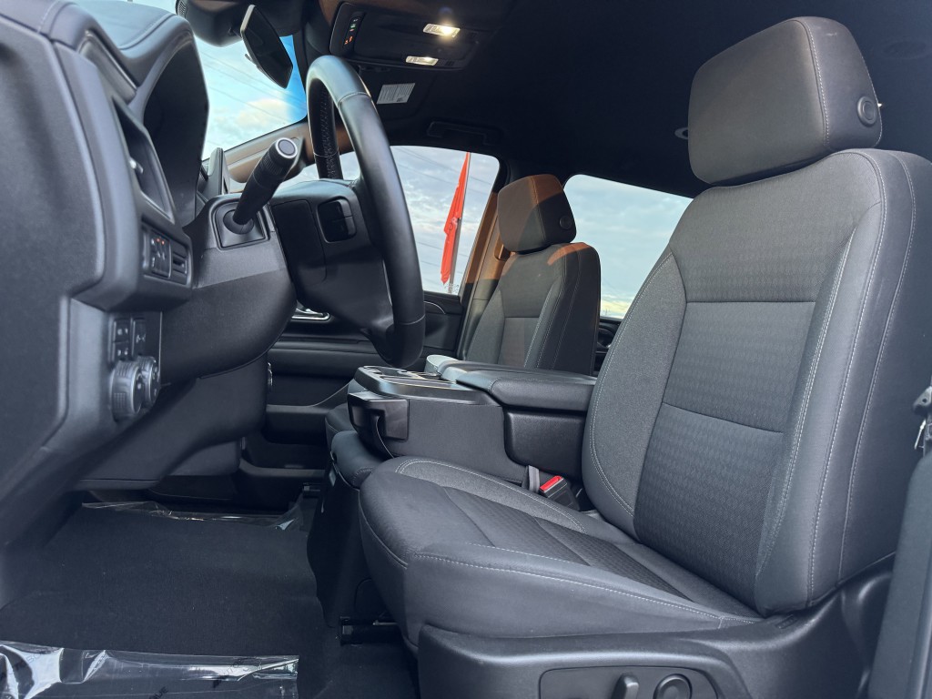 2023 Chevrolet Suburban Image 24