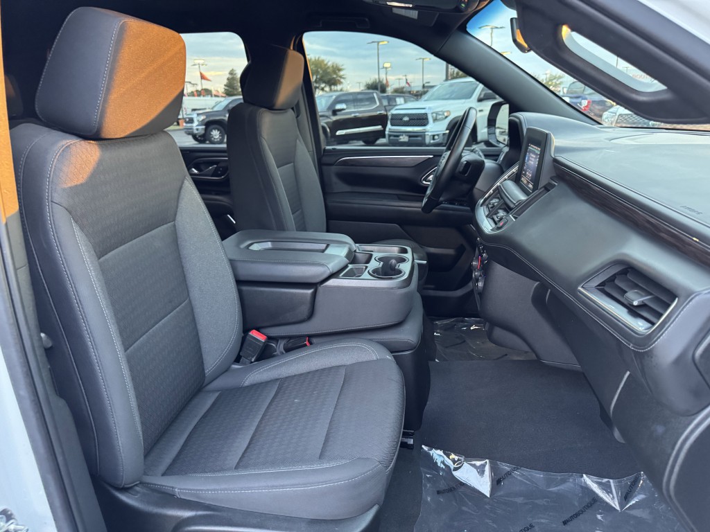 2023 Chevrolet Suburban Image 25