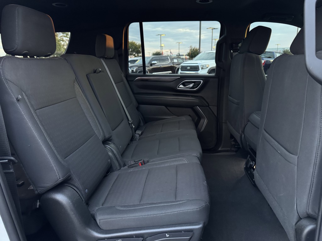 2023 Chevrolet Suburban Image 26