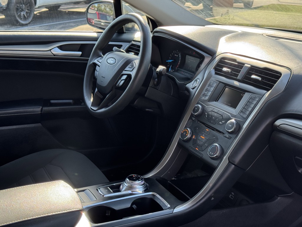 2017 Ford Fusion Image 13