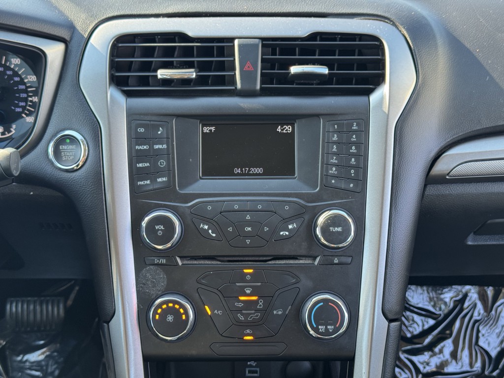 2017 Ford Fusion Image 17