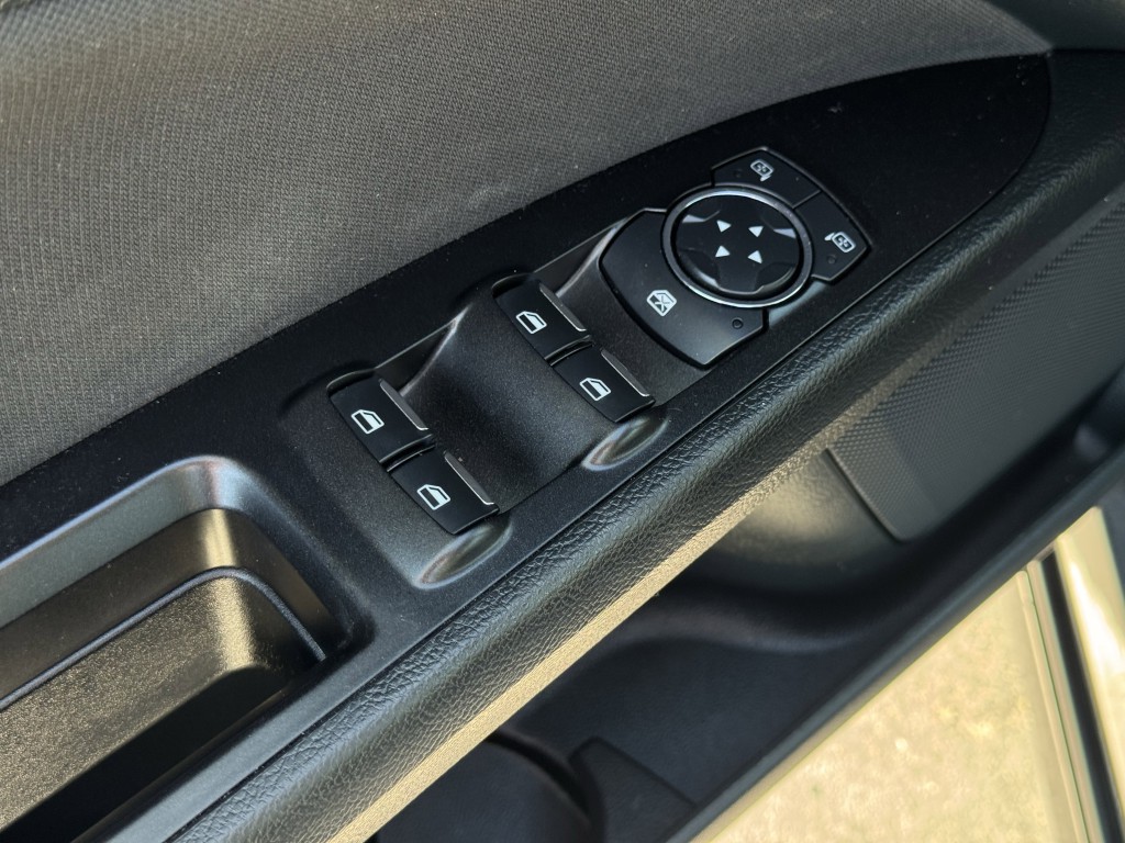 2017 Ford Fusion Image 21
