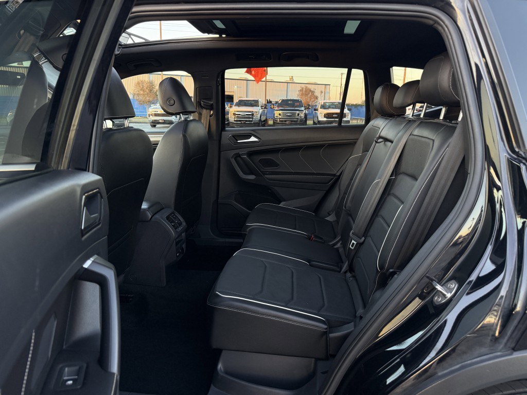 2022 Volkswagen Tiguan Image 32