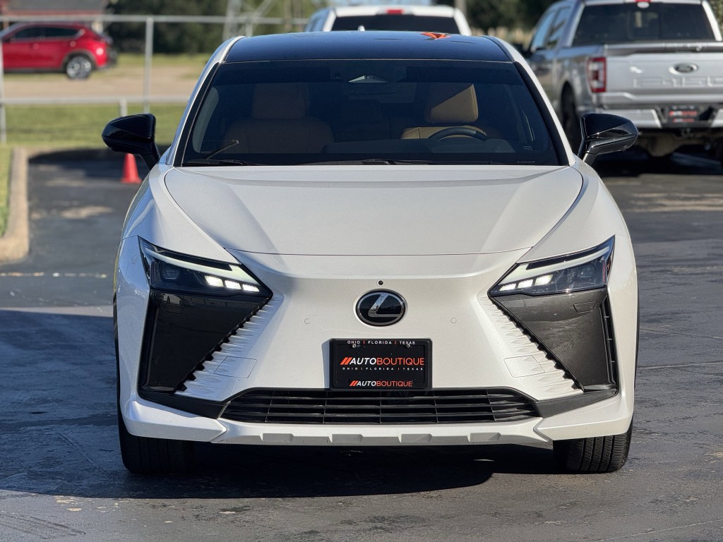 2024 Lexus RZ Image 6