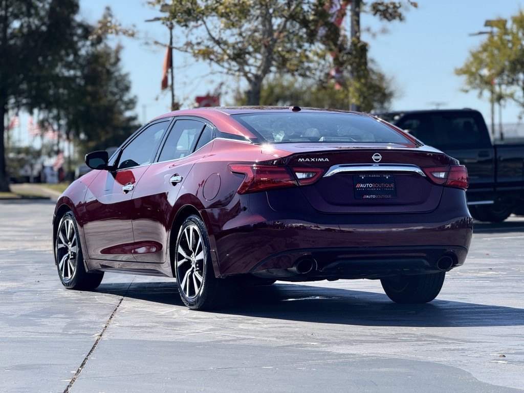 2017 Nissan Maxima Image 9