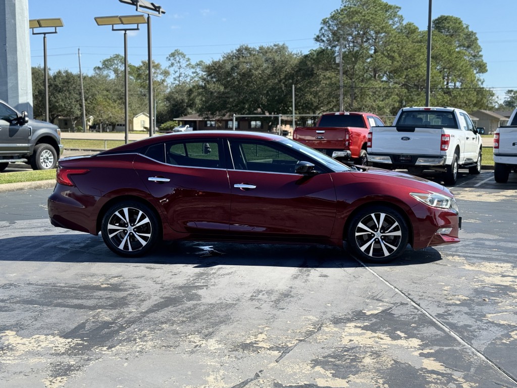 2017 Nissan Maxima Image 10