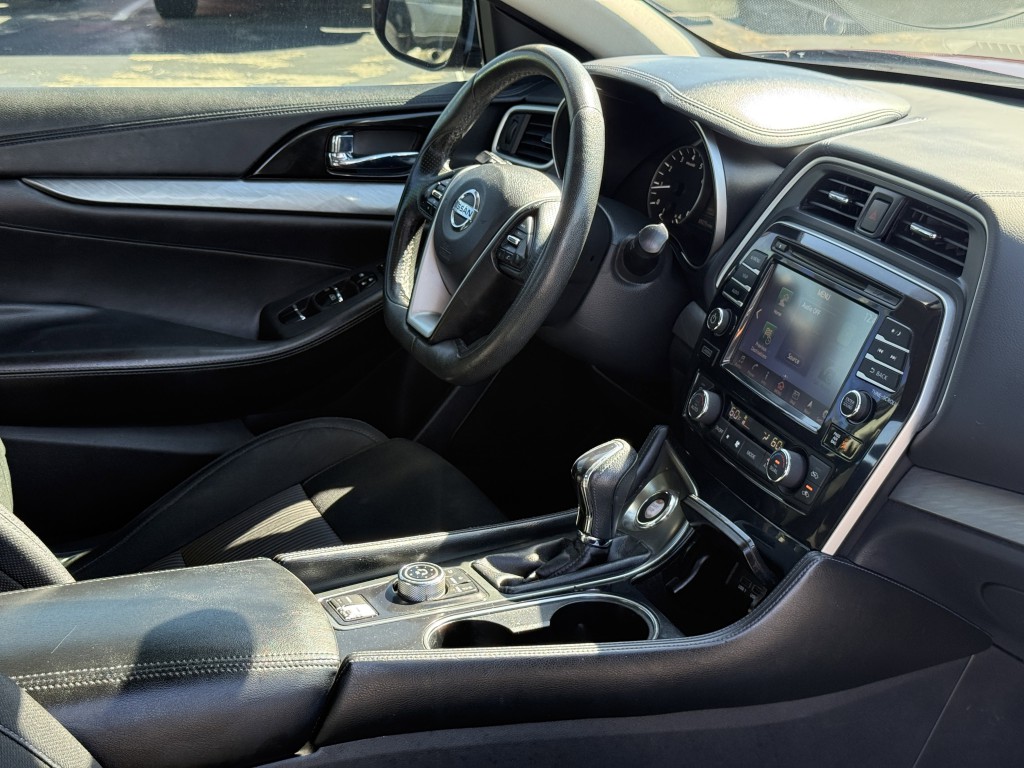 2017 Nissan Maxima Image 13