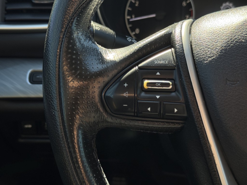 2017 Nissan Maxima Image 16