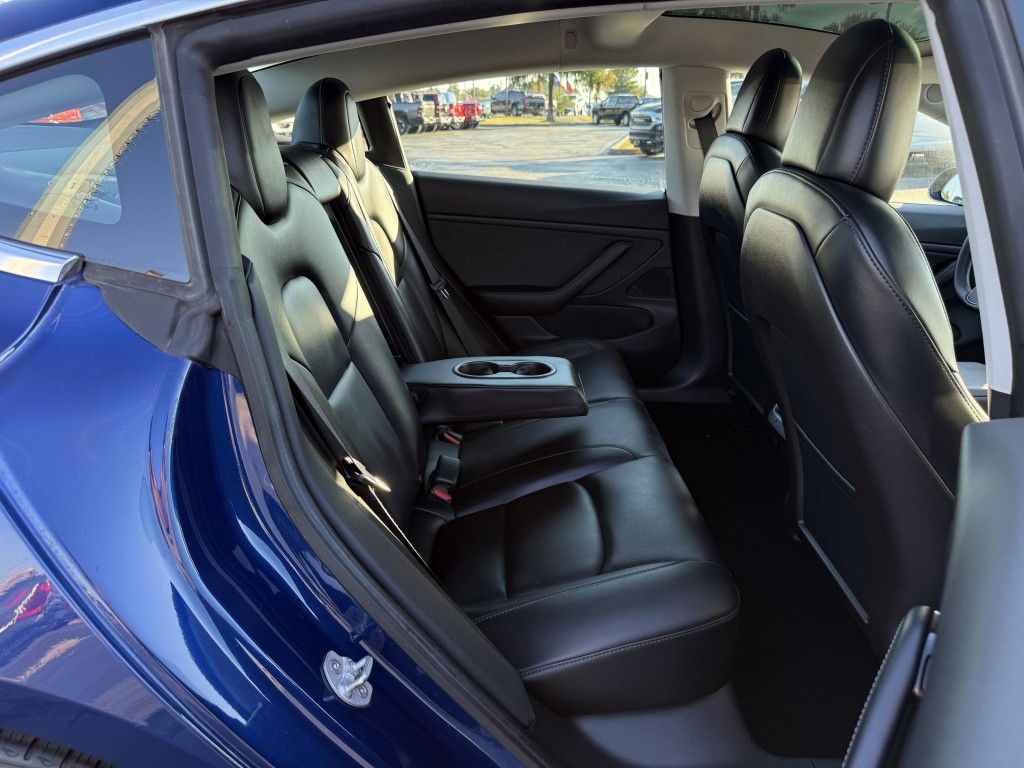 2020 Tesla Model 3 Image 23