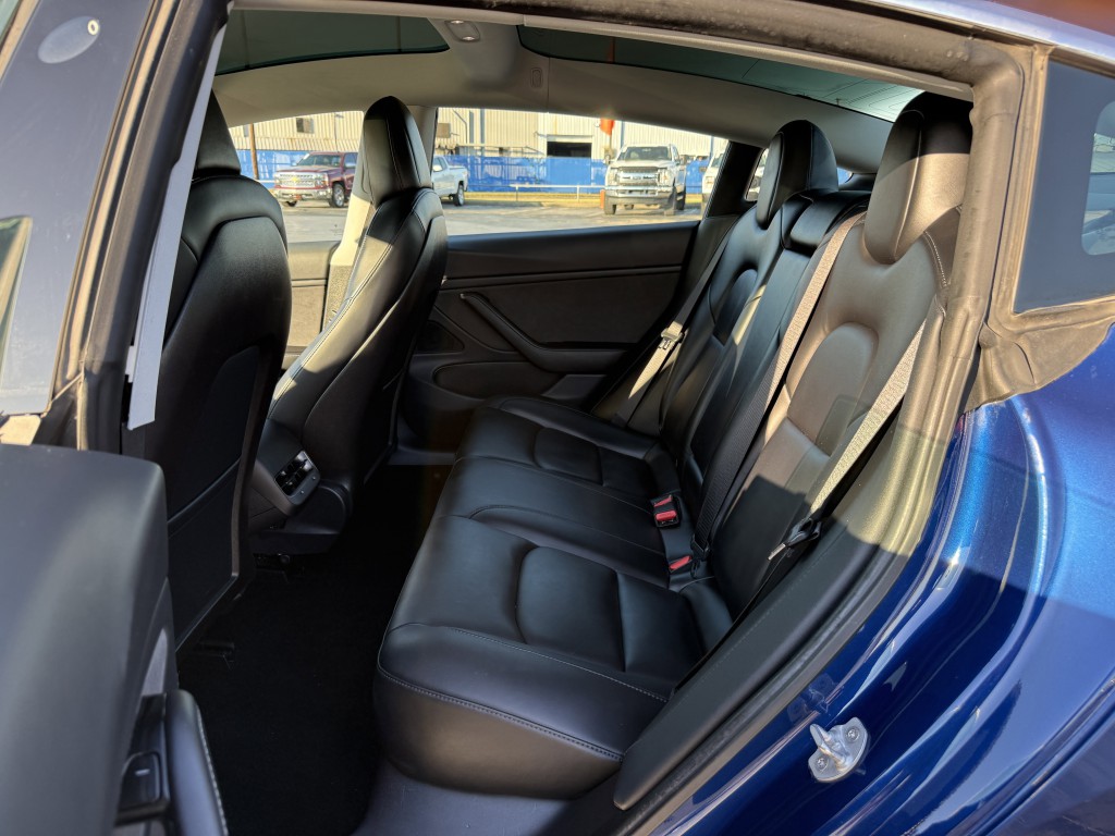 2020 Tesla Model 3 Image 24