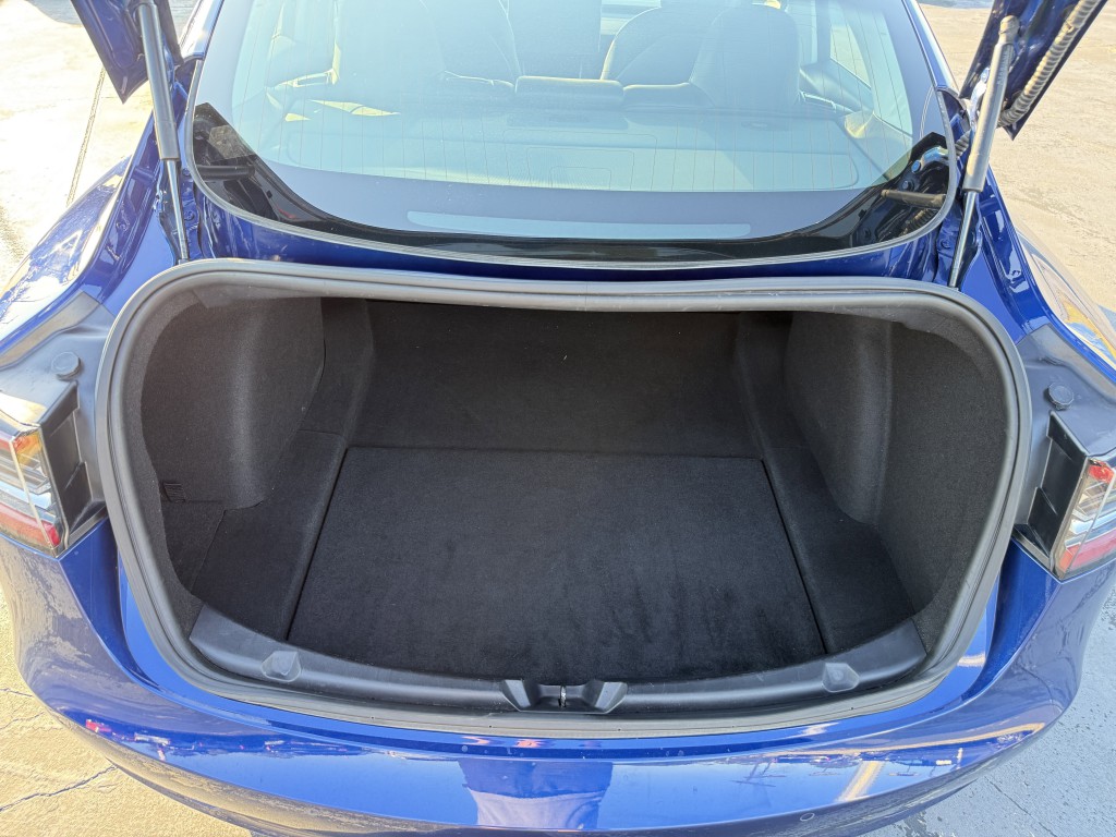 2020 Tesla Model 3 Image 25