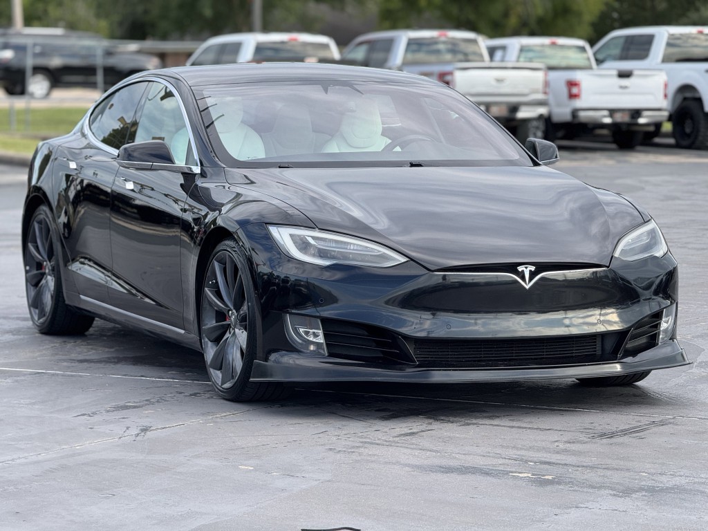 2017 Tesla Model S Image 3