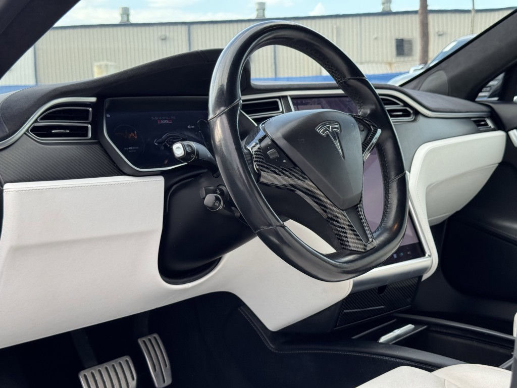 2017 Tesla Model S Image 12