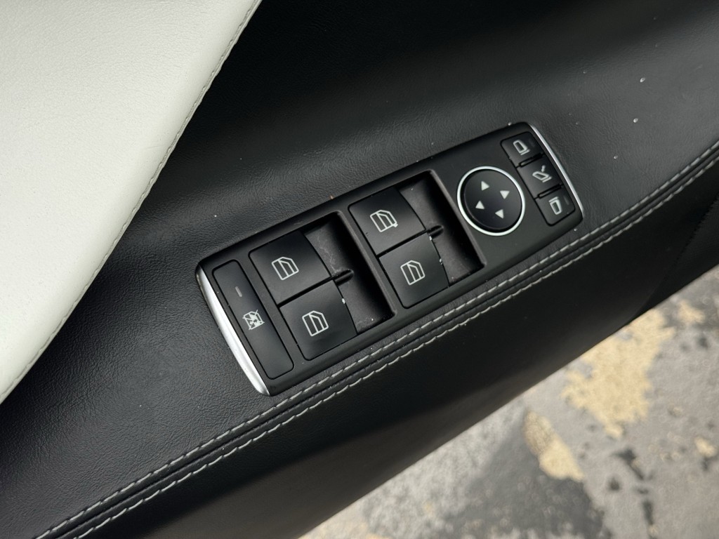 2017 Tesla Model S Image 20