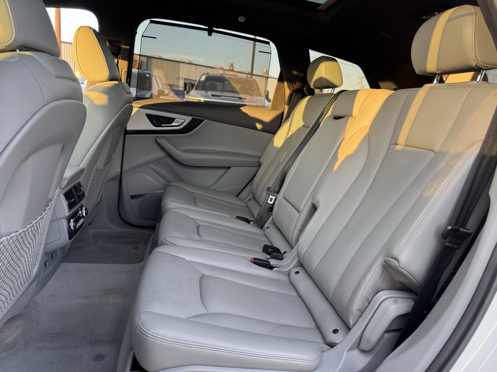 2018 Audi Q7 Image 30
