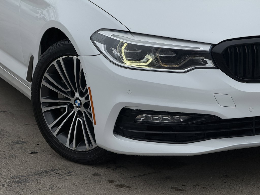 2017 BMW 5 Series Image 9