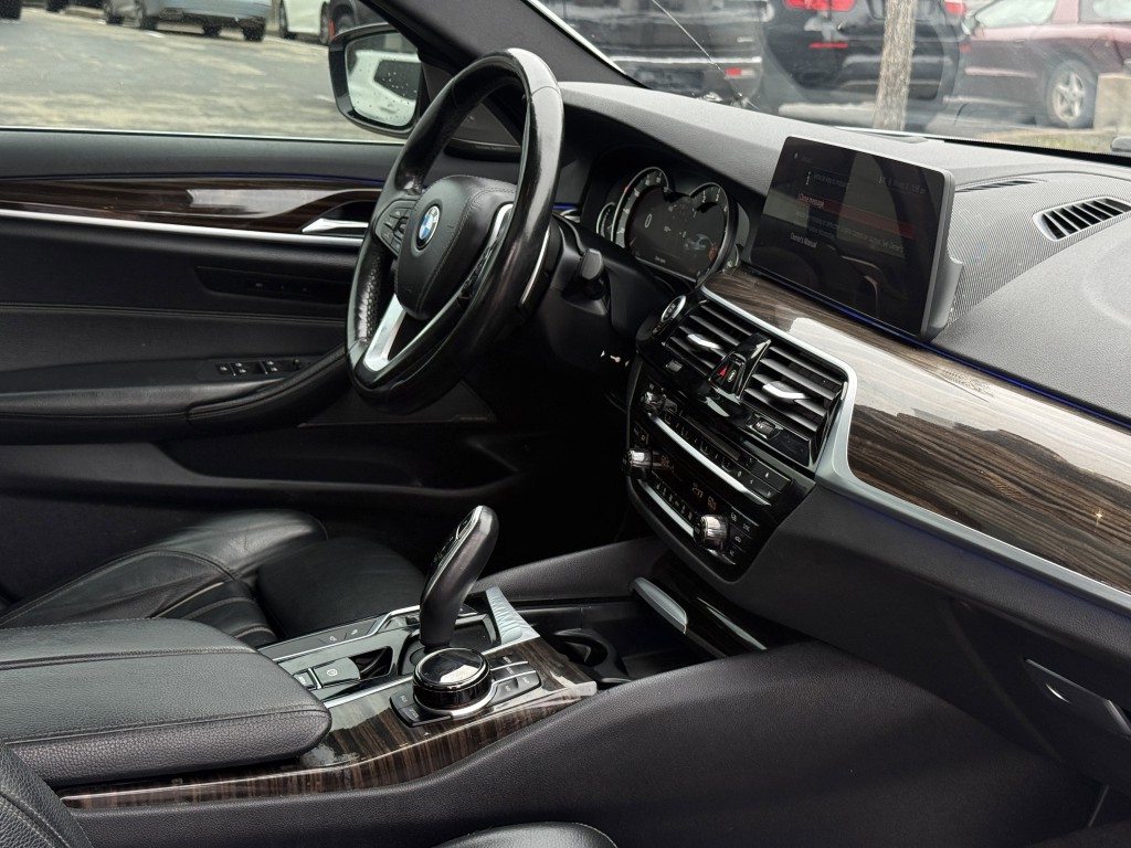2017 BMW 5 Series Image 15