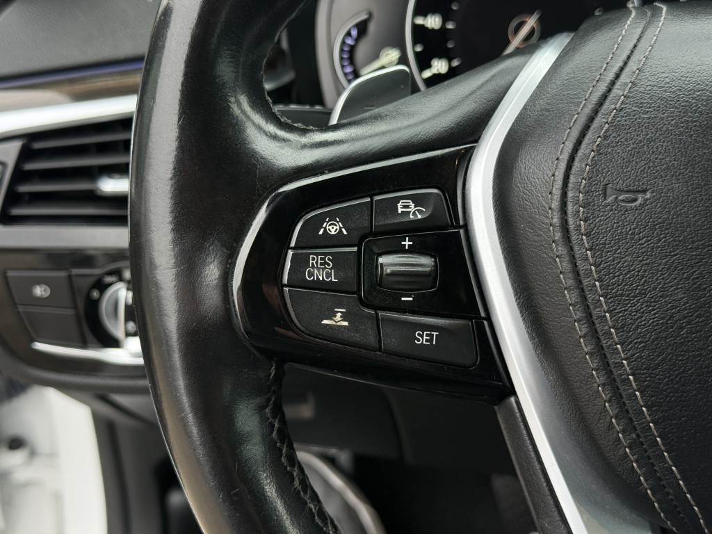 2017 BMW 5 Series Image 18