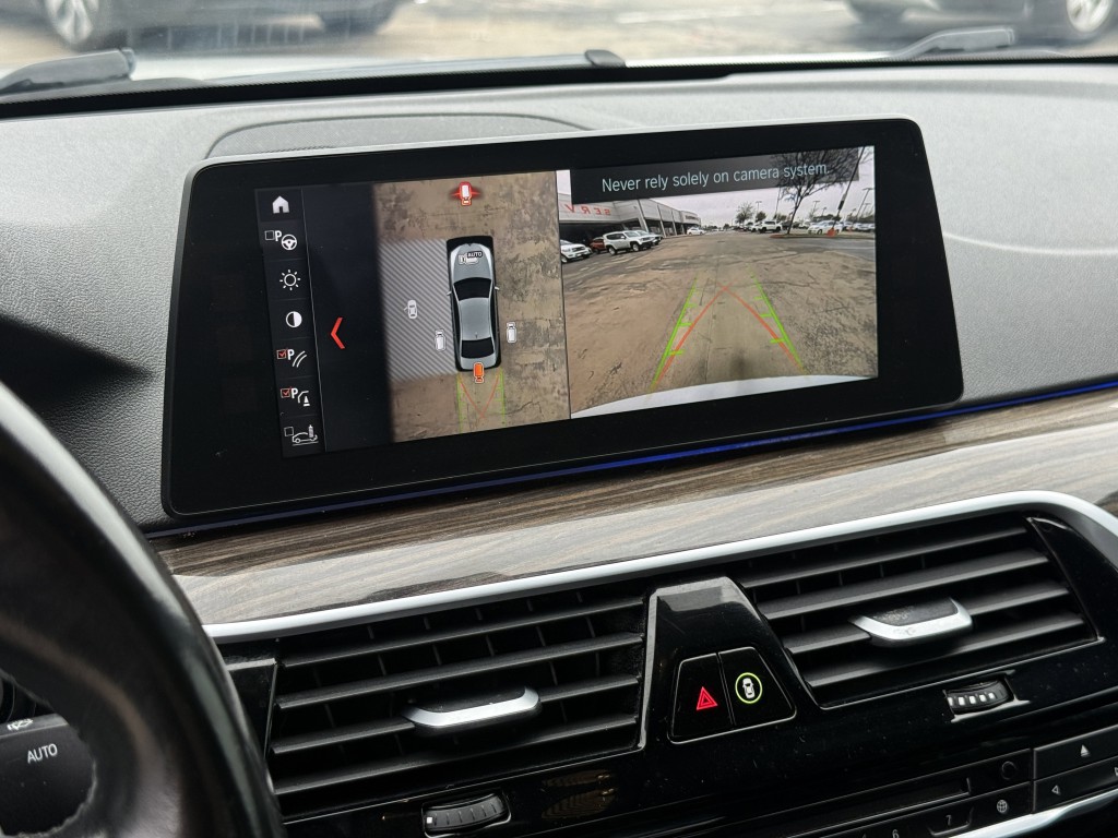 2017 BMW 5 Series Image 26