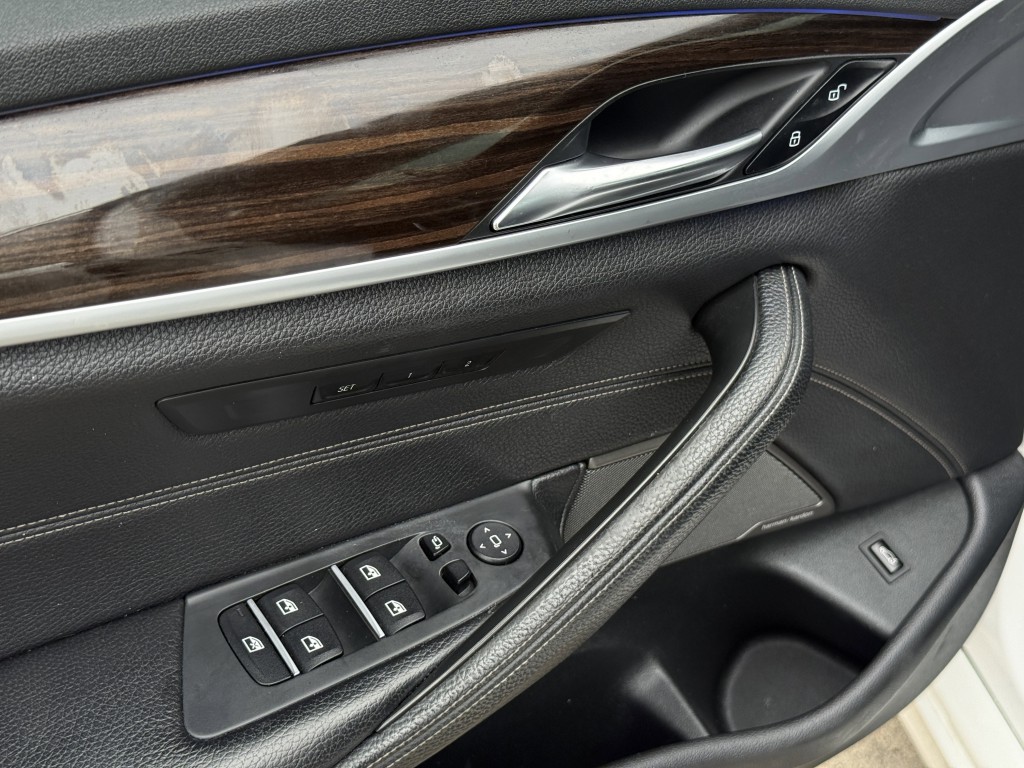 2017 BMW 5 Series Image 29