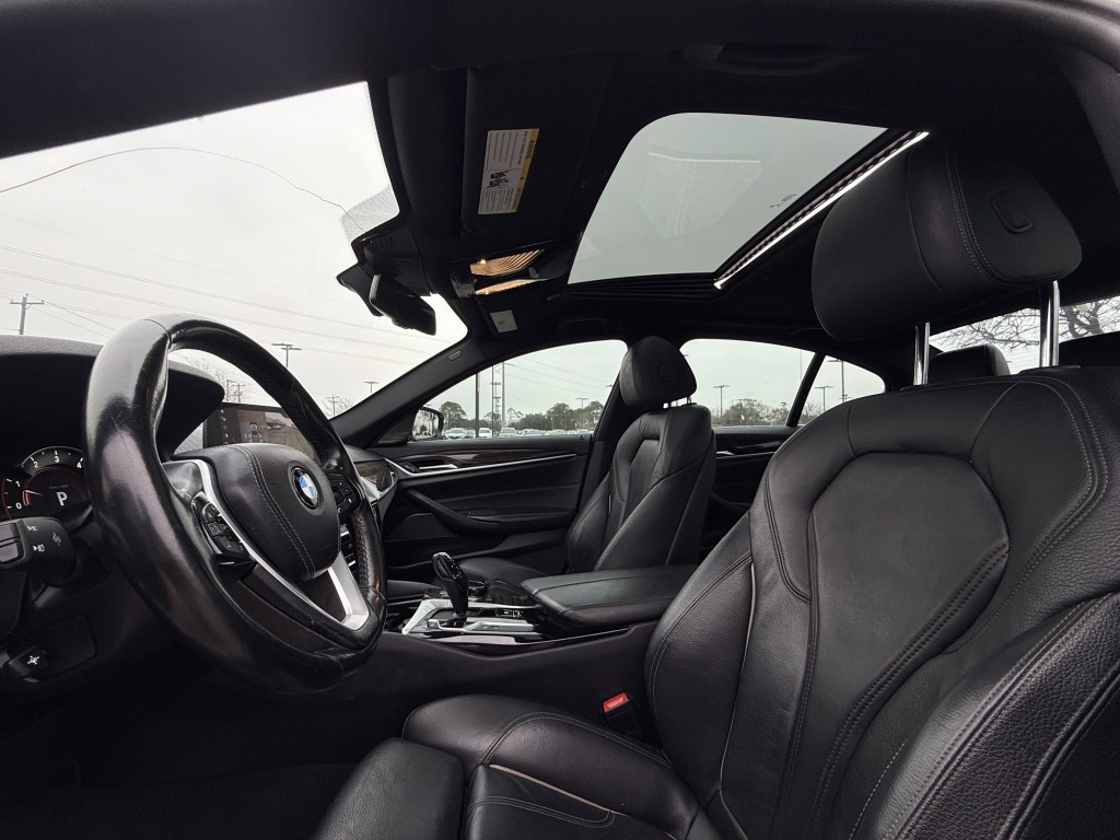 2017 BMW 5 Series Image 34