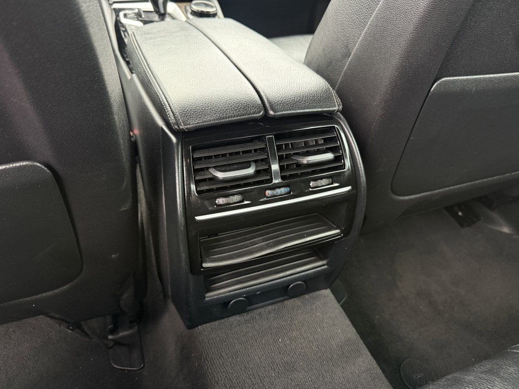 2017 BMW 5 Series Image 39