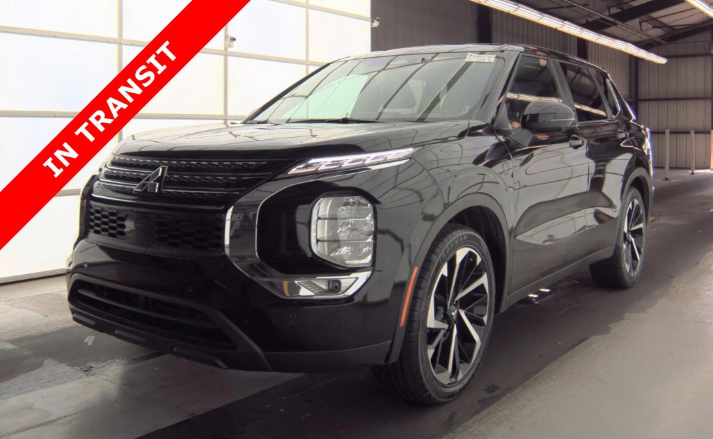 2024 Mitsubishi Outlander Image 1
