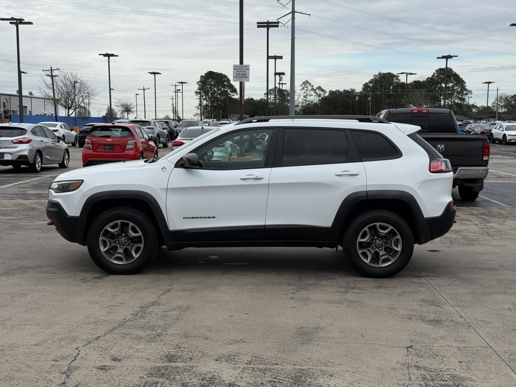 2019 Jeep Cherokee Image 11