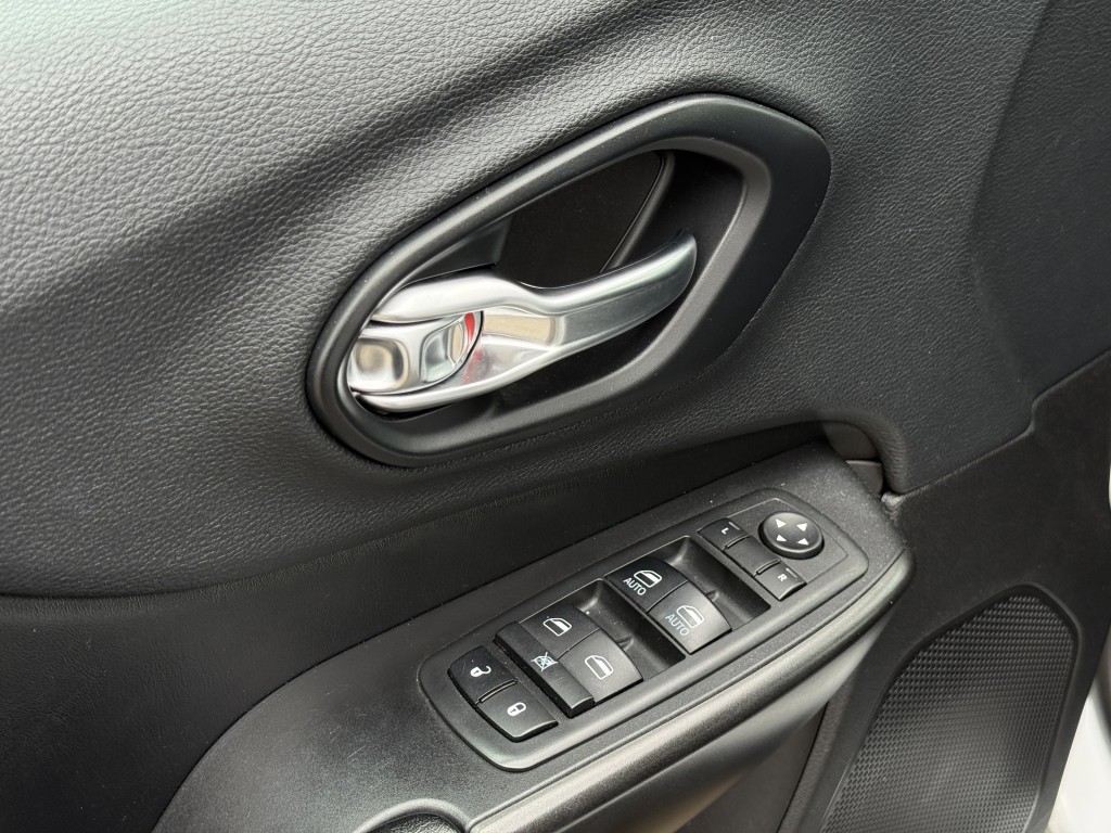 2019 Jeep Cherokee Image 23