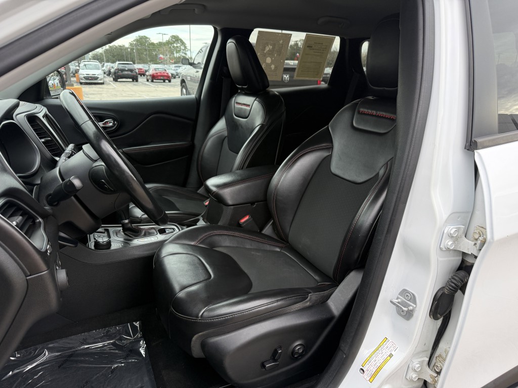 2019 Jeep Cherokee Image 25