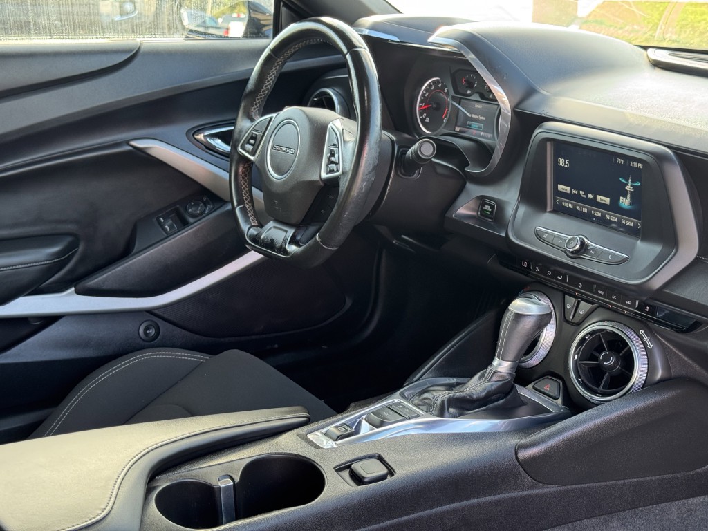 2016 Chevrolet Camaro Image 14