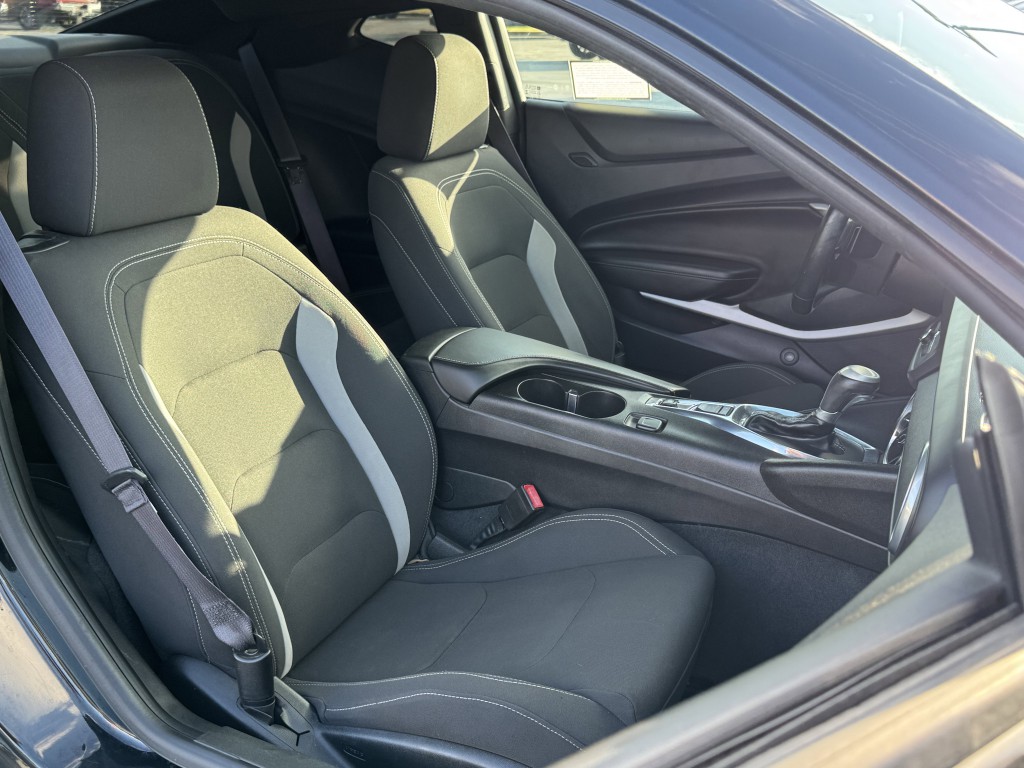 2016 Chevrolet Camaro Image 24