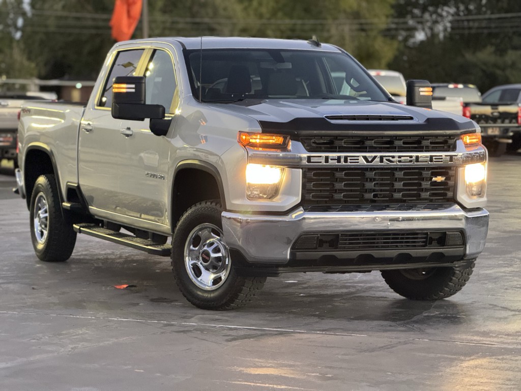 2021 Chevrolet Silverado 1500 Image 3