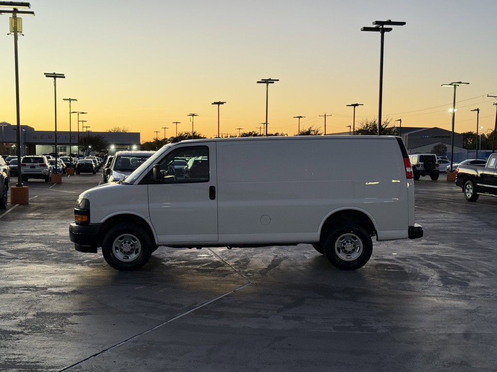 2021 Chevrolet Express Image 11