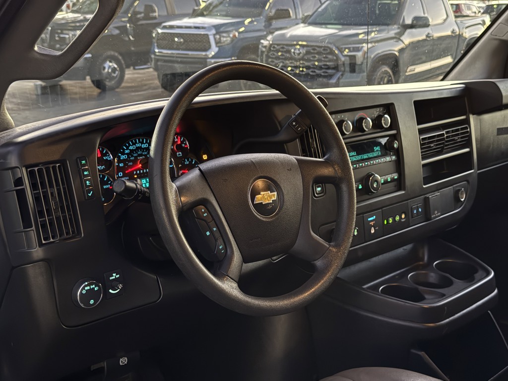 2021 Chevrolet Express Image 12