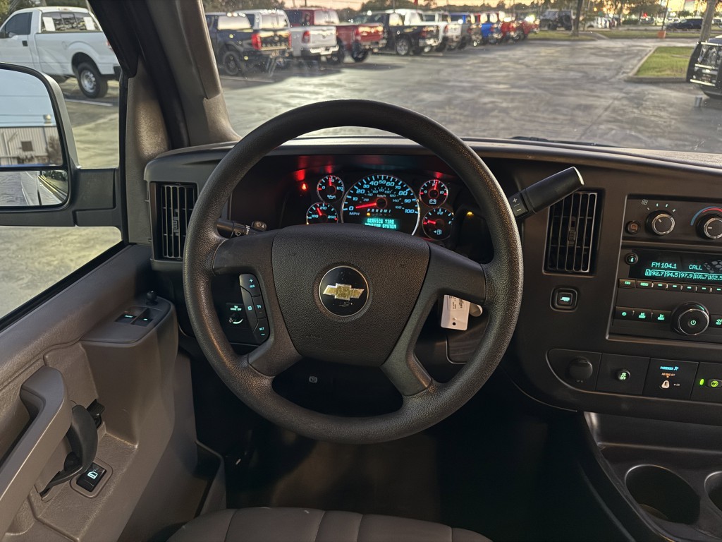 2021 Chevrolet Express Image 15