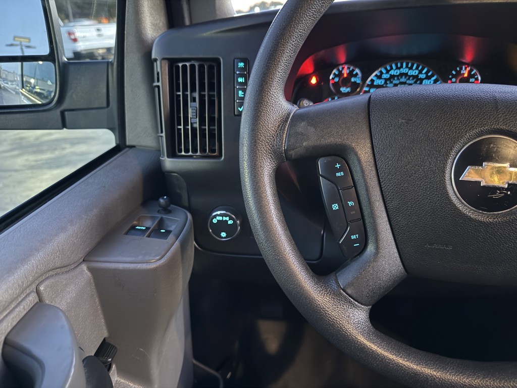 2021 Chevrolet Express Image 16