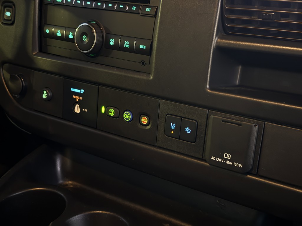 2021 Chevrolet Express Image 18