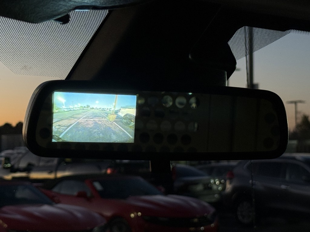 2021 Chevrolet Express Image 19