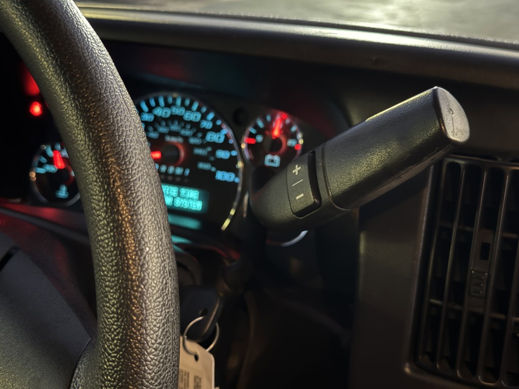 2021 Chevrolet Express Image 21