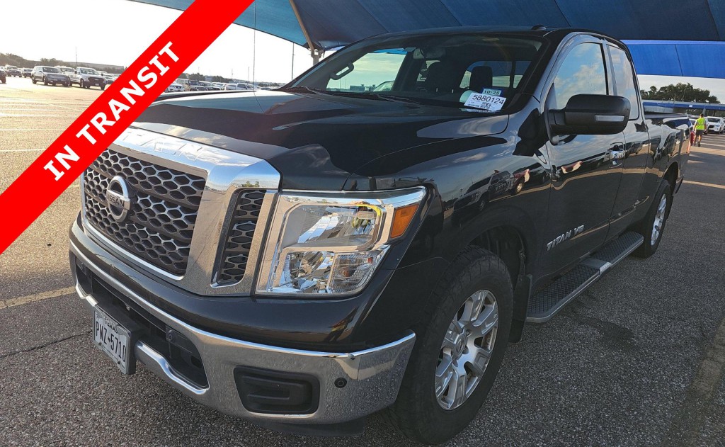 2018 Nissan Titan Image 1