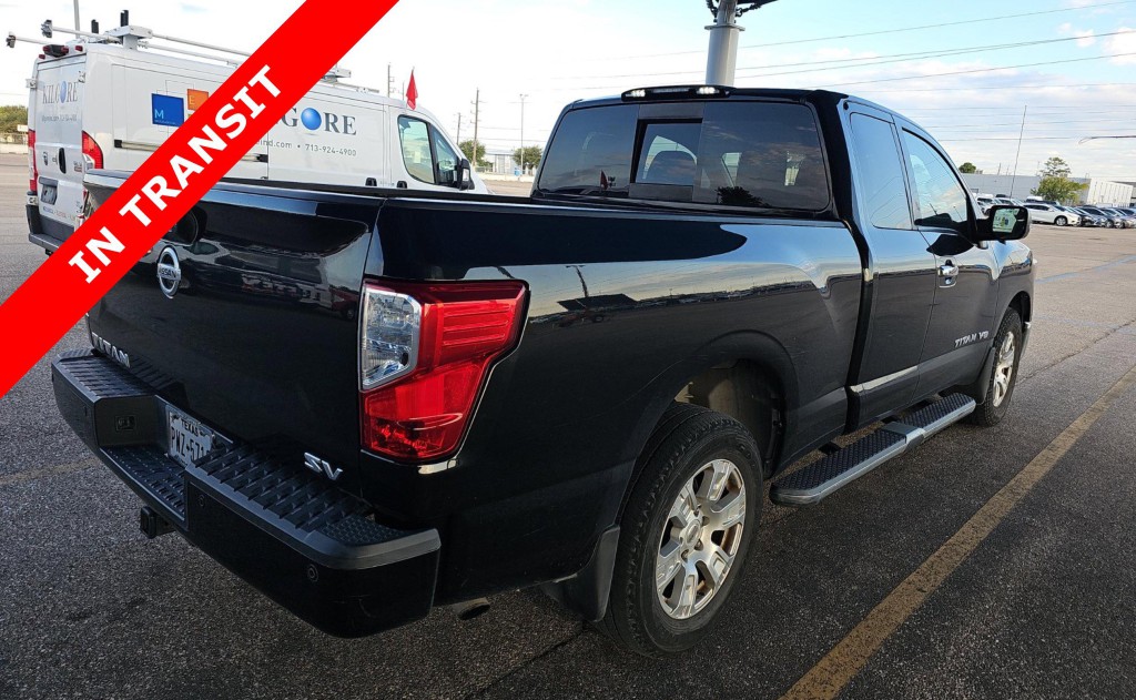 2018 Nissan Titan Image 5