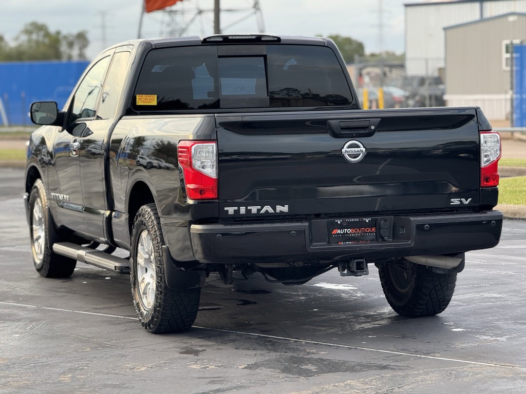 2018 Nissan Titan Image 8